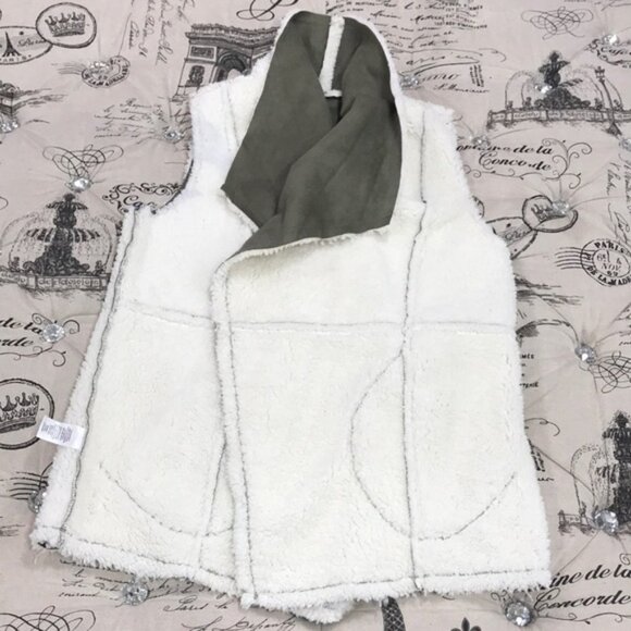 Caslon /Reversible Faux Shearling Olive Green Vest - Picture 7 of 11